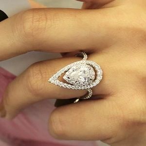 Bridal engagement pear diamond cut ring